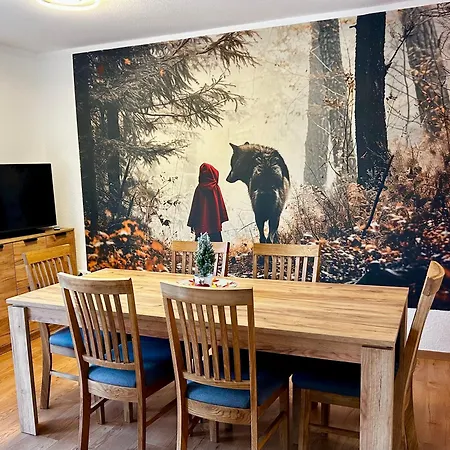 Unterm Stein - Rotkaeppchen - 3 Schlafzimmer شقة