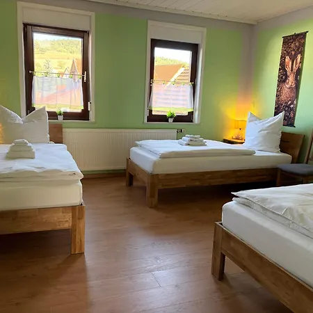 Unterm Stein - Rotkaeppchen - 3 Schlafzimmer